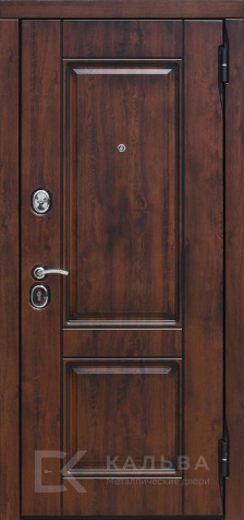 Фото «Железная дверь чёрная с волнистым рисунком и панелью орех №27»